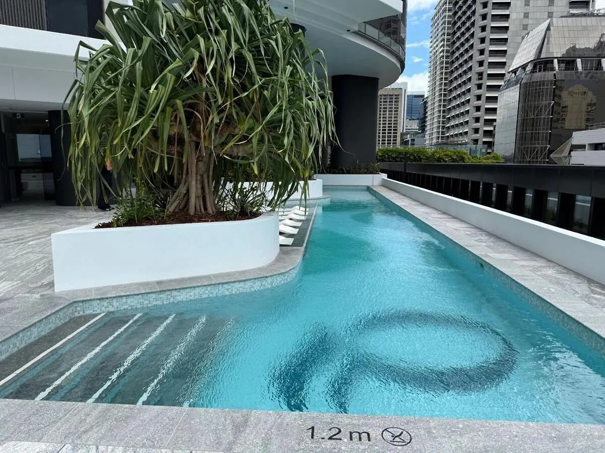 2B2B Retreat Land Mark In Brisbane City Queens Wharf Australia