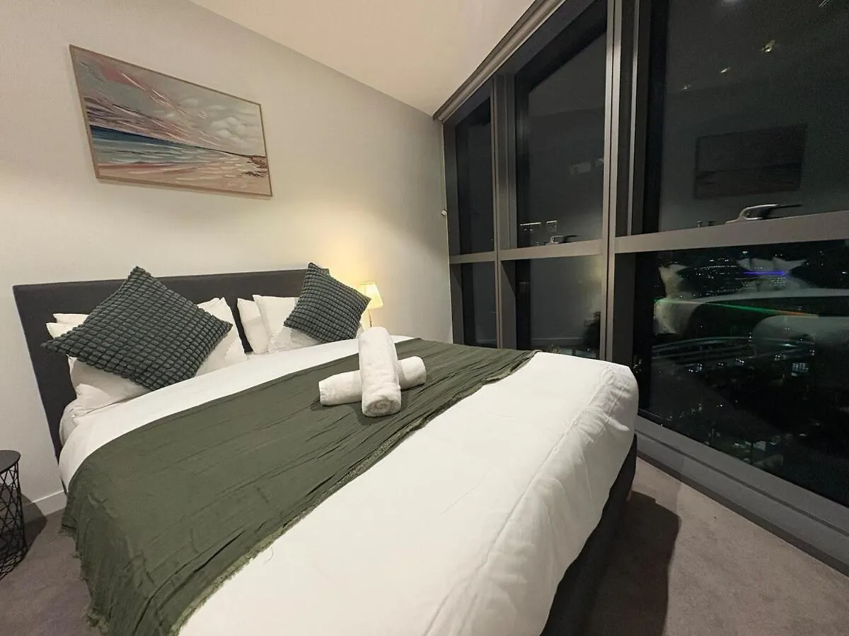 2B2B Retreat Land Mark In Brisbane City Queens Wharf Australia