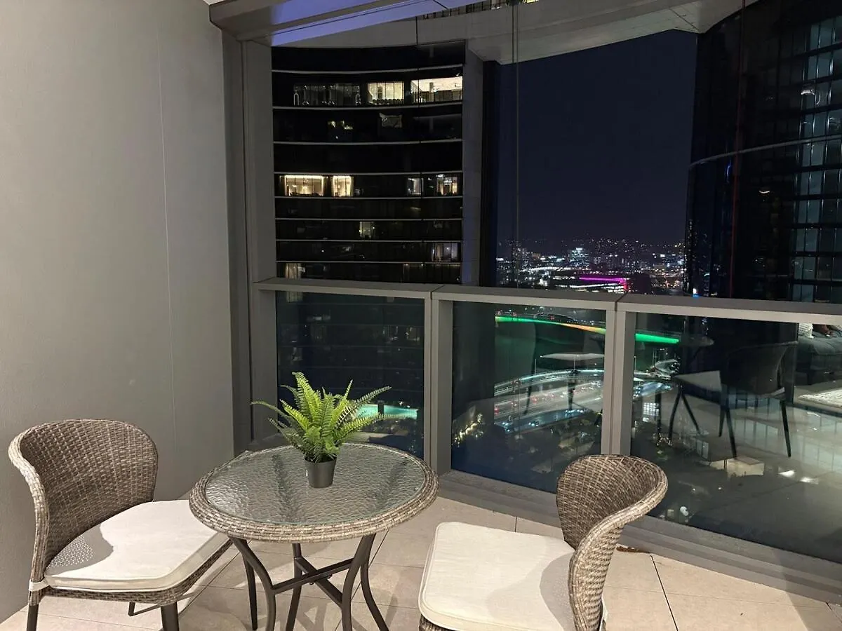 2B2B Retreat Land Mark In Brisbane City Queens Wharf