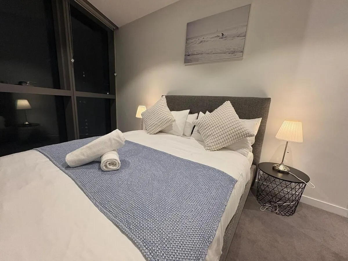 2B2B Retreat Land Mark In Brisbane City Queens Wharf Australia
